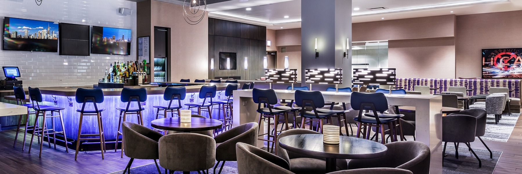 Dining at Cambria Hotel Chicago Loop - Theatre District