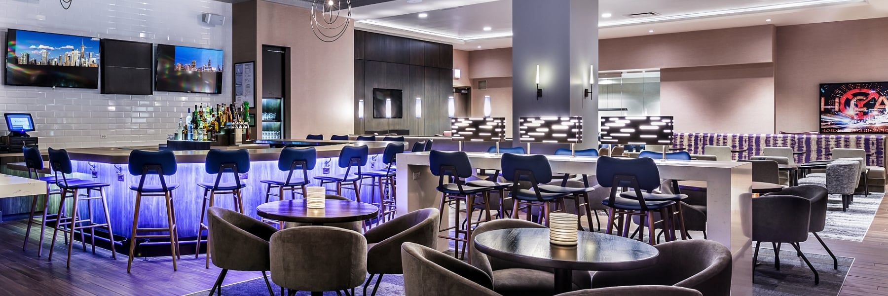 Dining at Cambria Hotel Chicago Loop - Theatre District